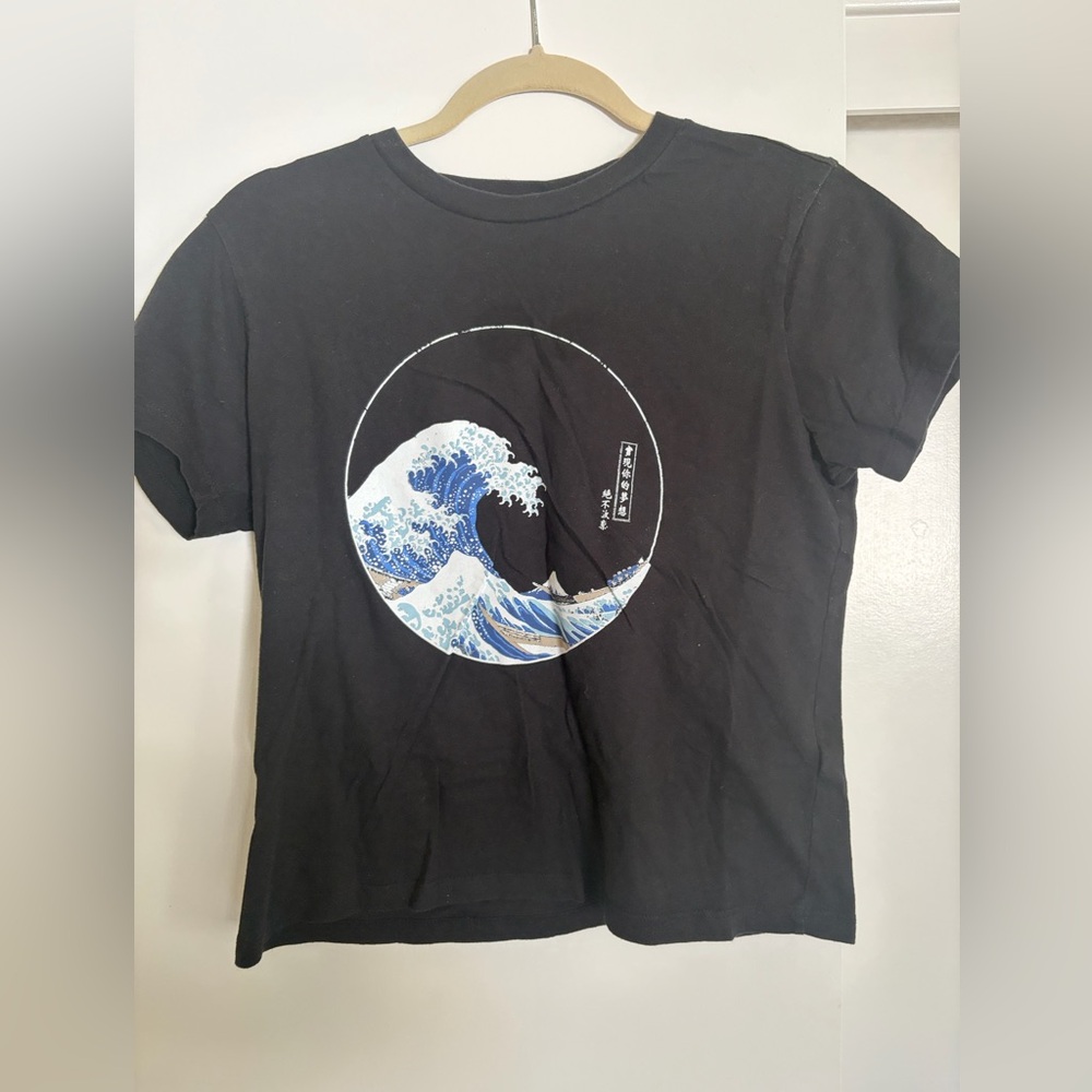 "The Great Wave off Kanagawa" artwork black Topshop t-shirt.
